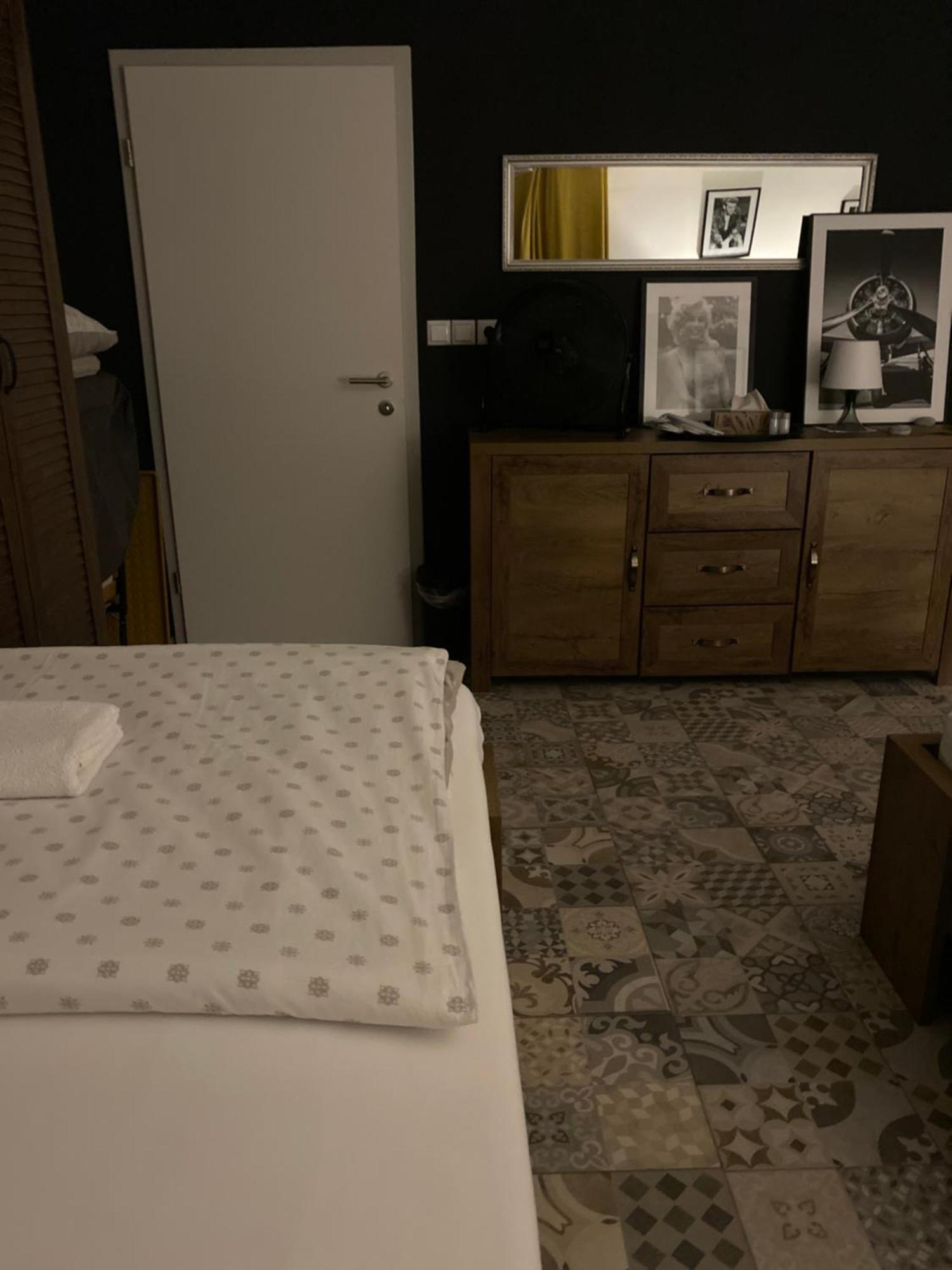 Rooms & Apartment Zala Airport Shuttle Option Cerklje na Gorenjskem Bagian luar foto