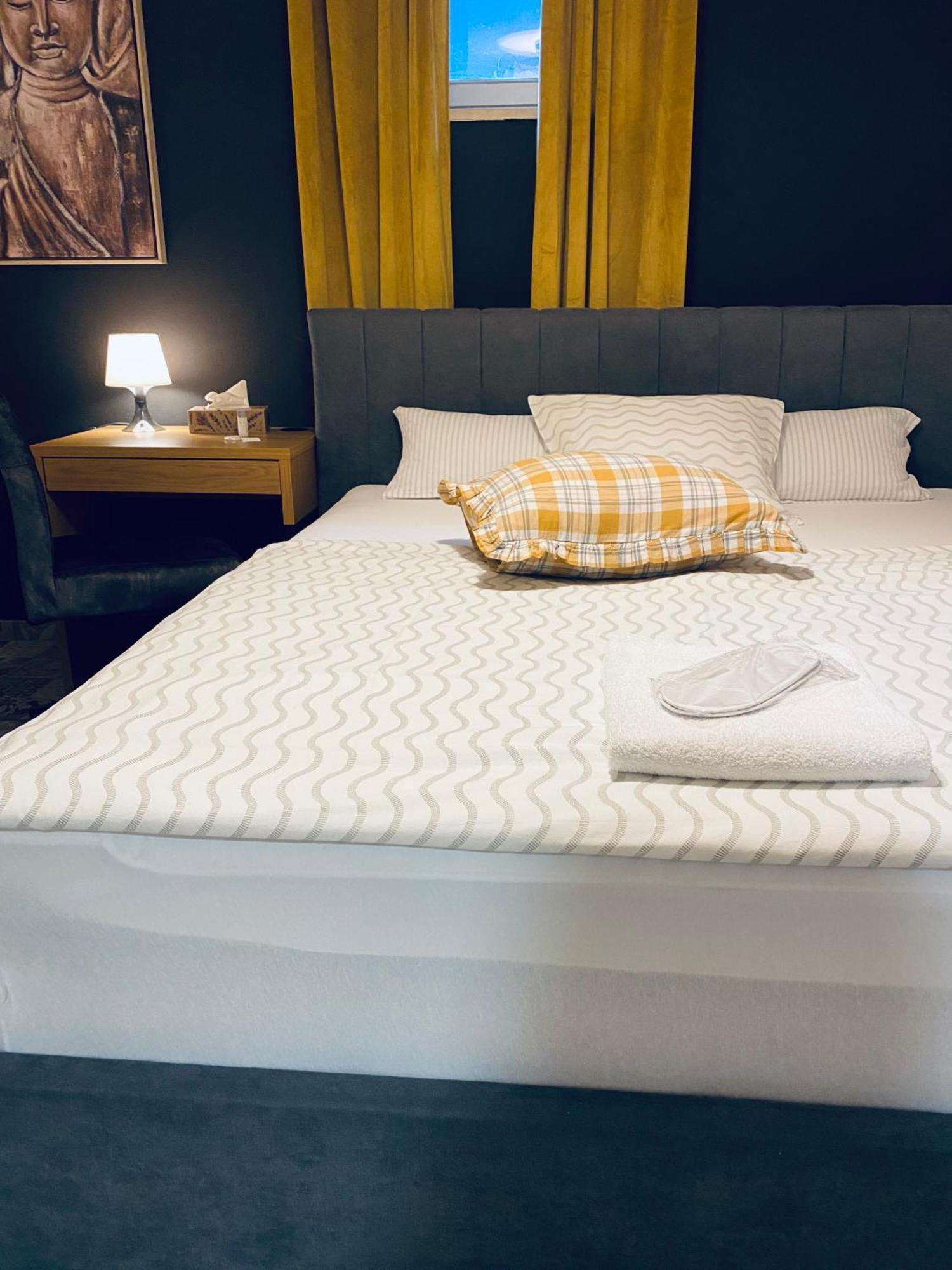 Rooms & Apartment Zala Airport Shuttle Option Cerklje na Gorenjskem Bagian luar foto