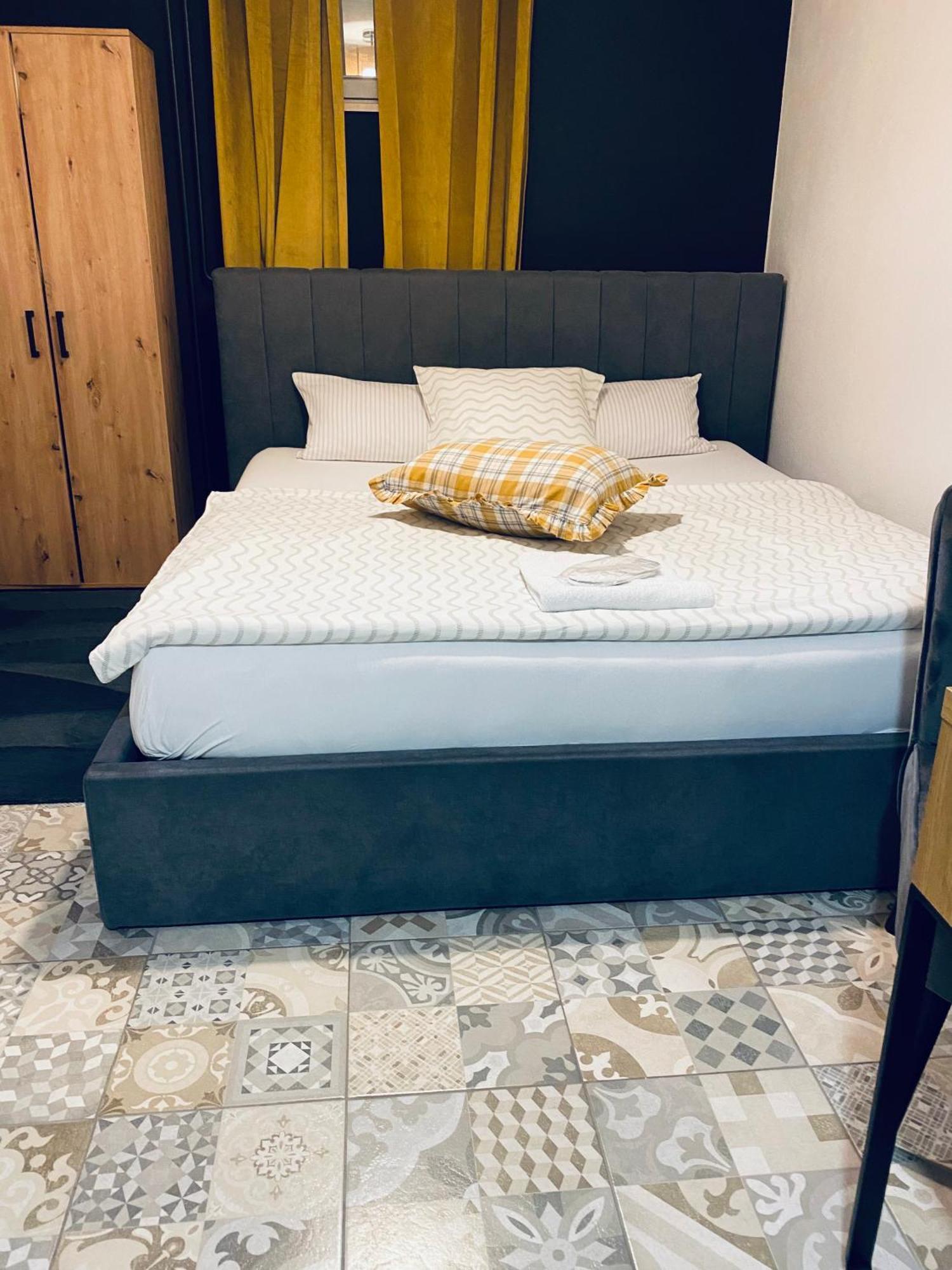 Rooms & Apartment Zala Airport Shuttle Option Cerklje na Gorenjskem Bagian luar foto